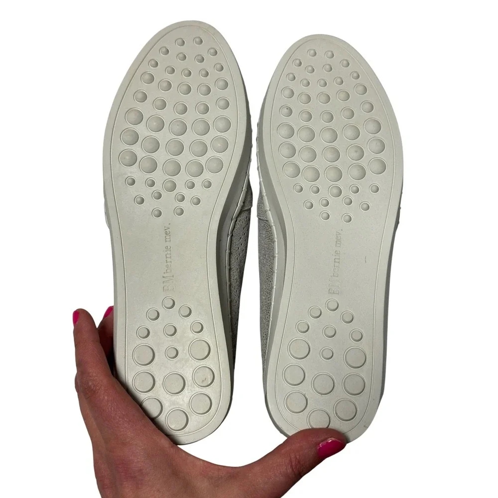 Bernie Mev New York Womens Metallic Pewter Perforated Slip On Sneakers‎ Size 36